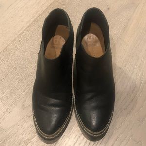Black leather dolce vita ankle booties in size 6!